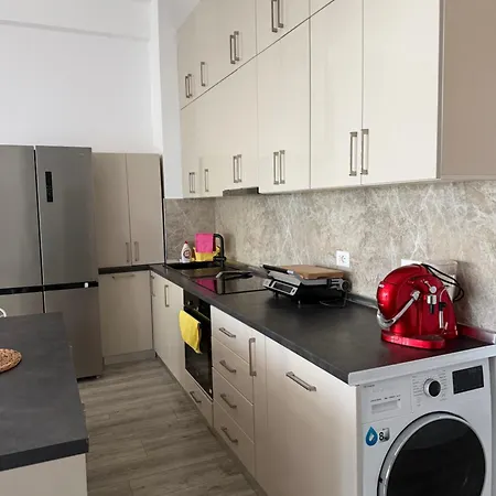 Qerret Flat House Appartement Golem (Tirana)