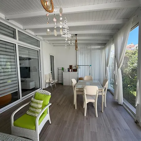 Qerret Flat House * Golem (Tirana)