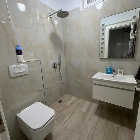 Qerret Flat House Golem (Tirana)