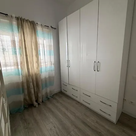 Appartement Qerret Flat House